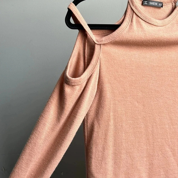 SHEIN Dusty Pink Sweater with Open Shoulder | Pink Sweater | Open Shoulder - Picture 5 of 8